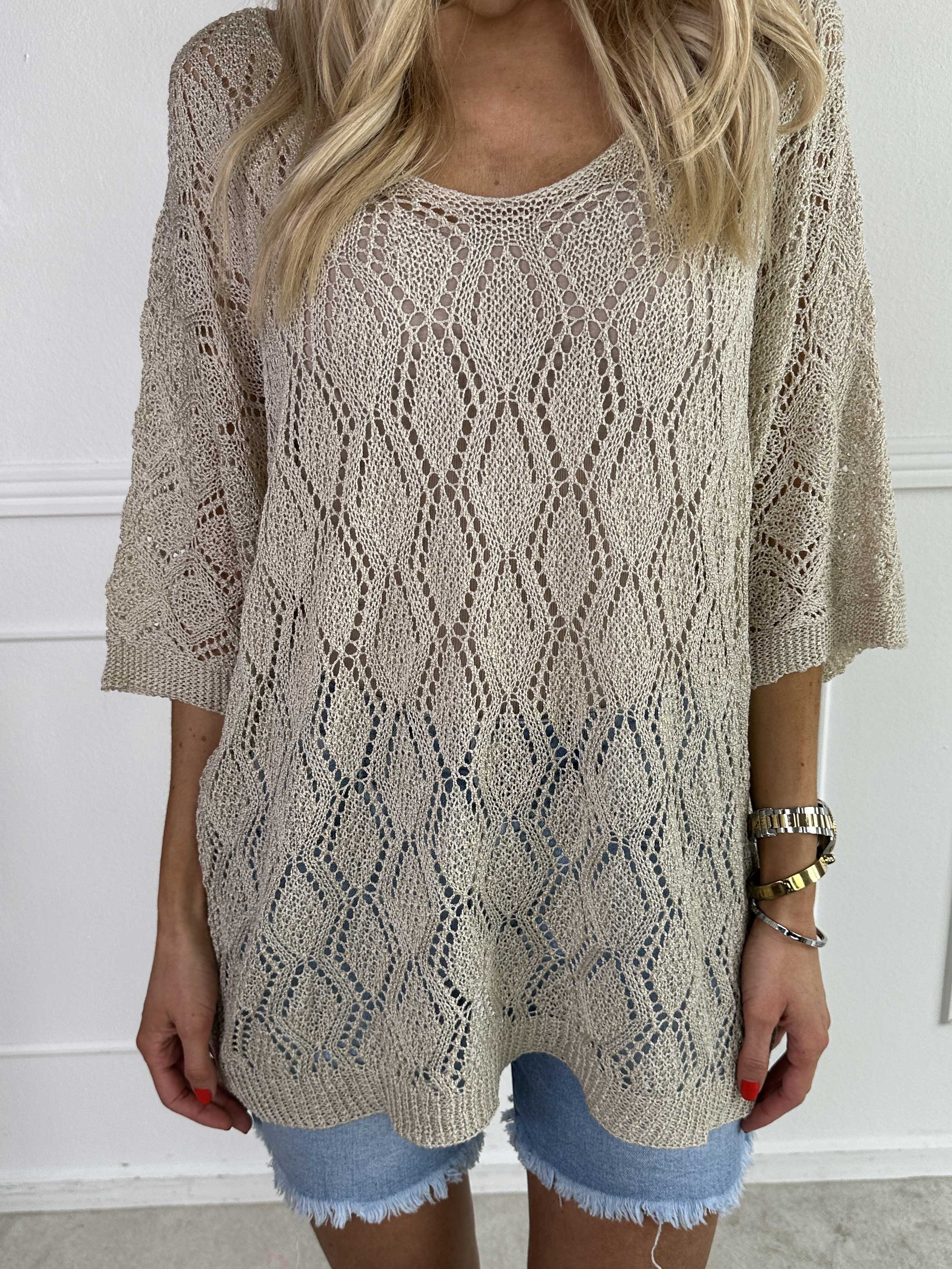 Deisy - Söt tunika i stickat spetsmönster